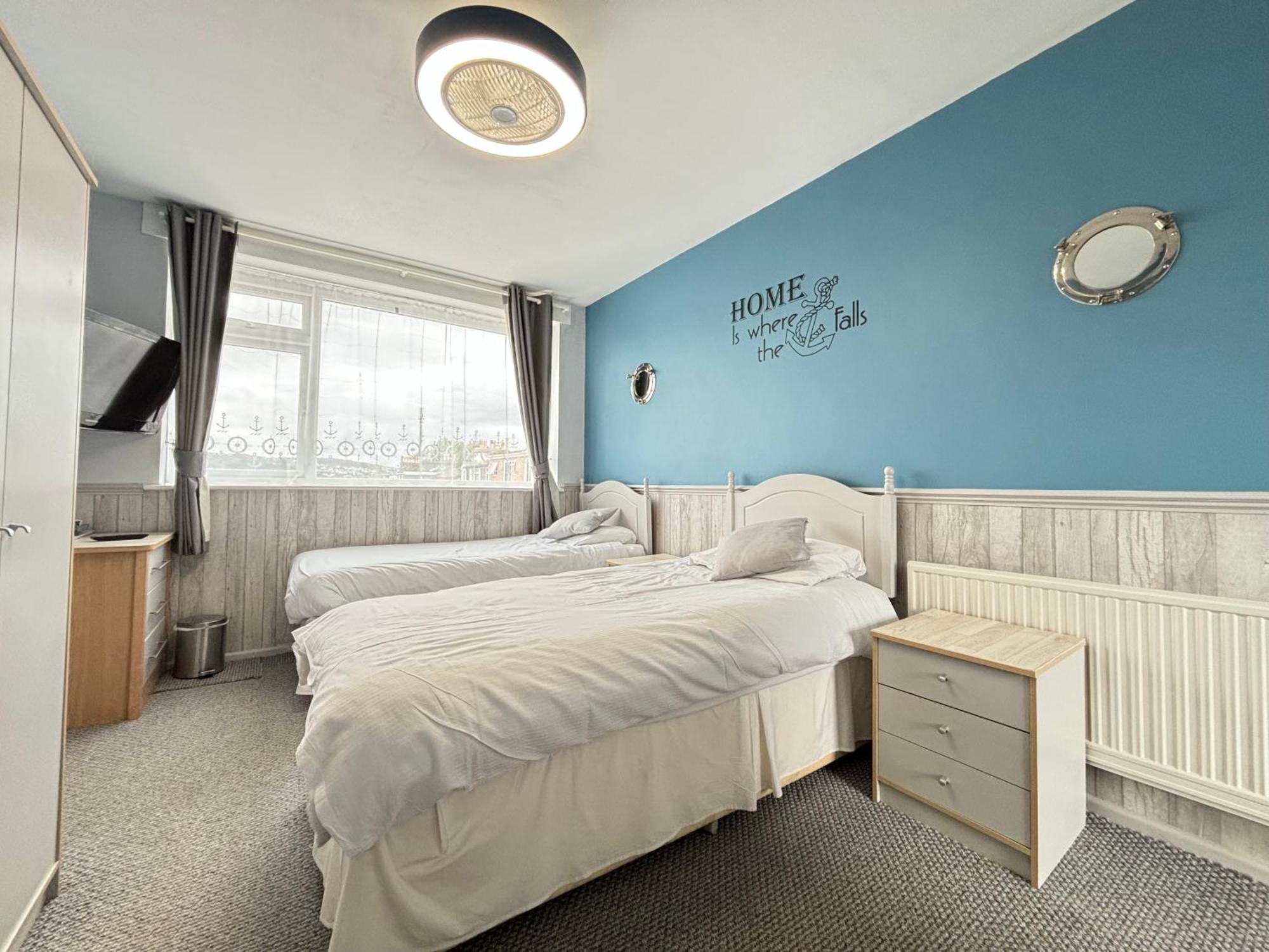 פיינטון Three Palms Hotel מראה חיצוני תמונה