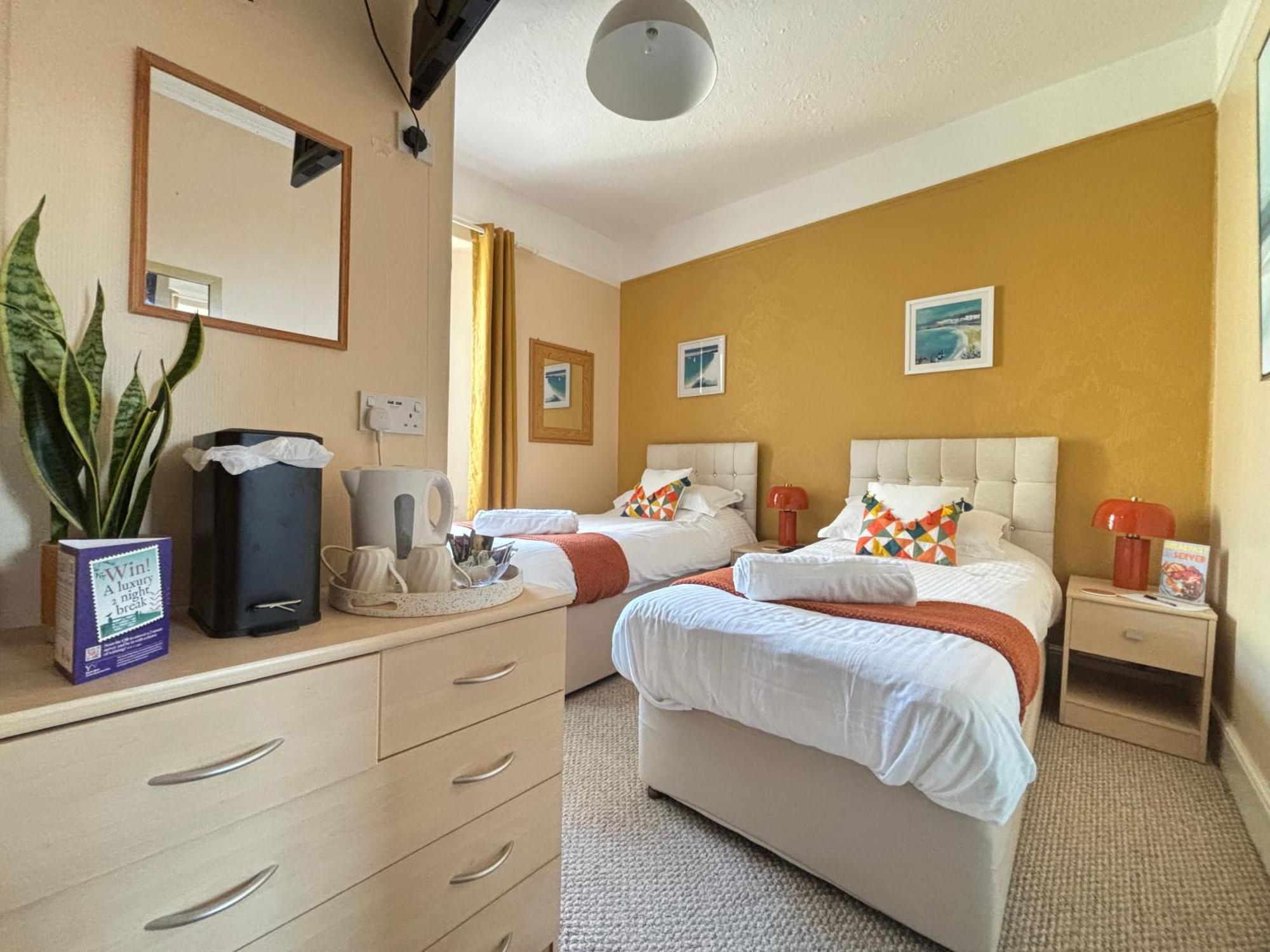 פיינטון Three Palms Hotel מראה חיצוני תמונה